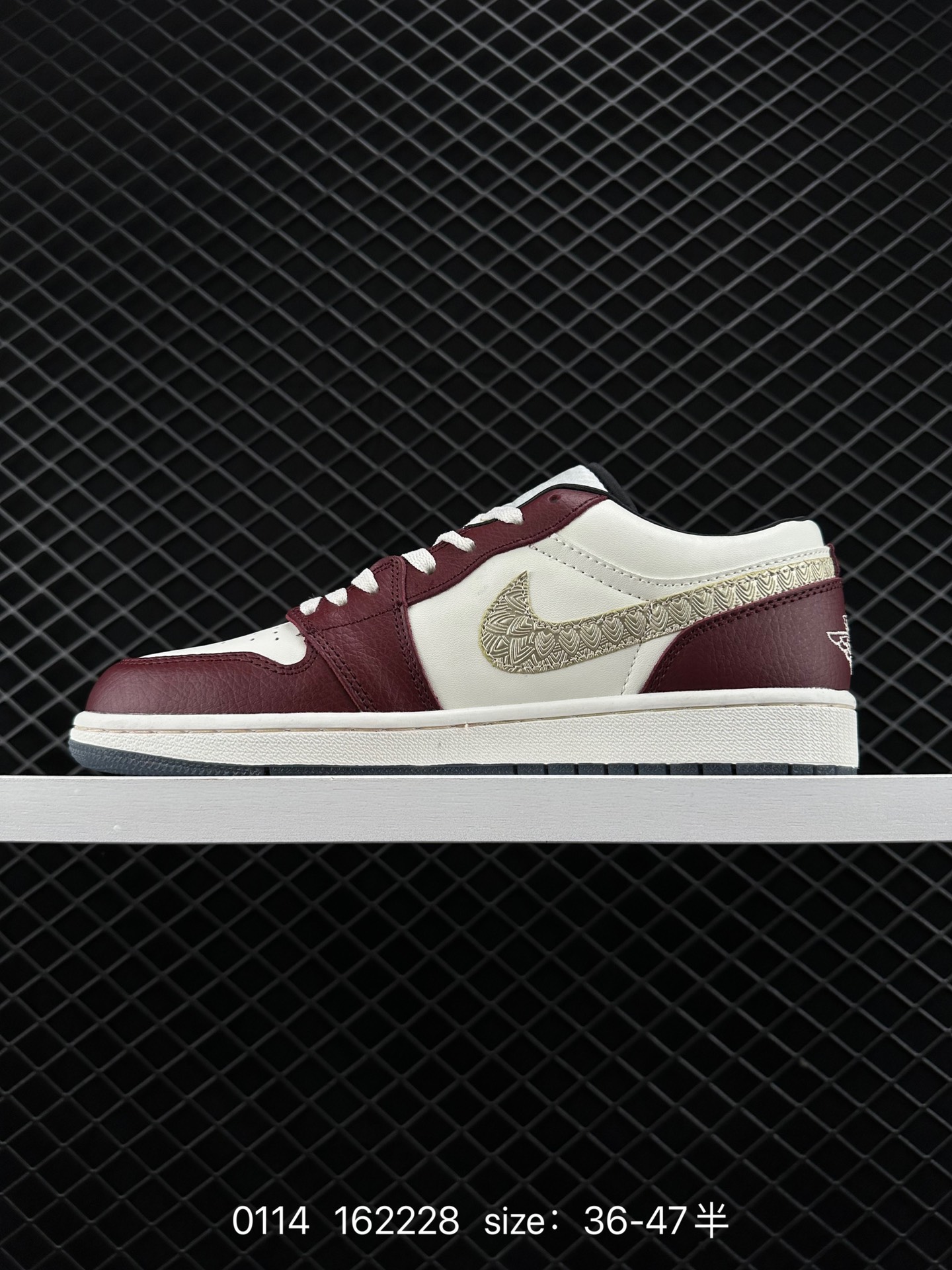 Jordan 1 Low ”Year of the Dragon“